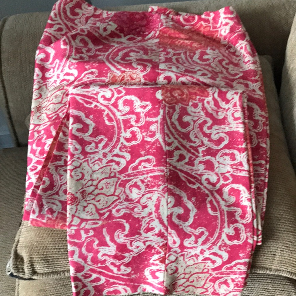 Clothes - Picture 2 of 4